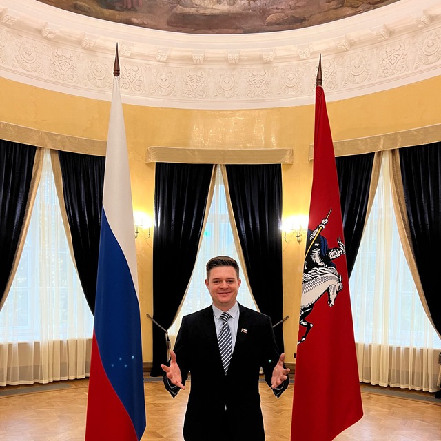 СУРОВЫЙ ДЕПУТАТ