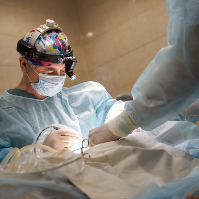 Пластический хирург Вадим Лобанов