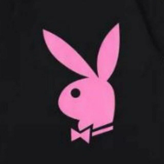 Плейбой тг. Тату плейбой эскиз. Плейбой телеграмм. Розовый плейбой. Плейбой тг.