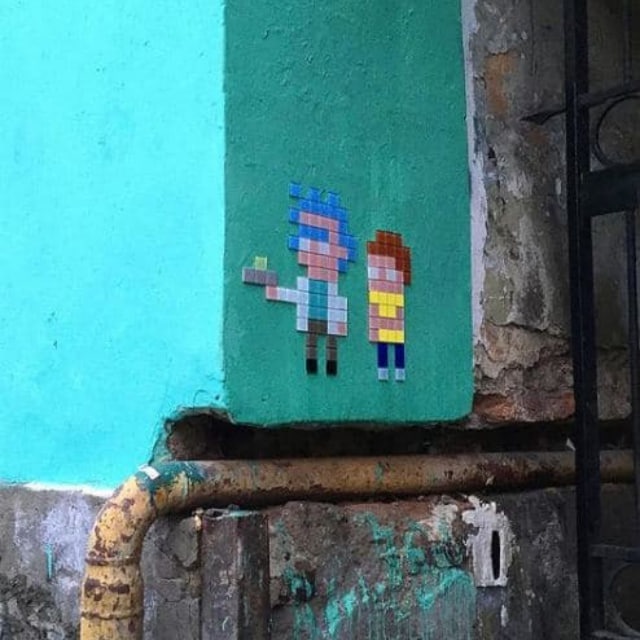 Оттуда
